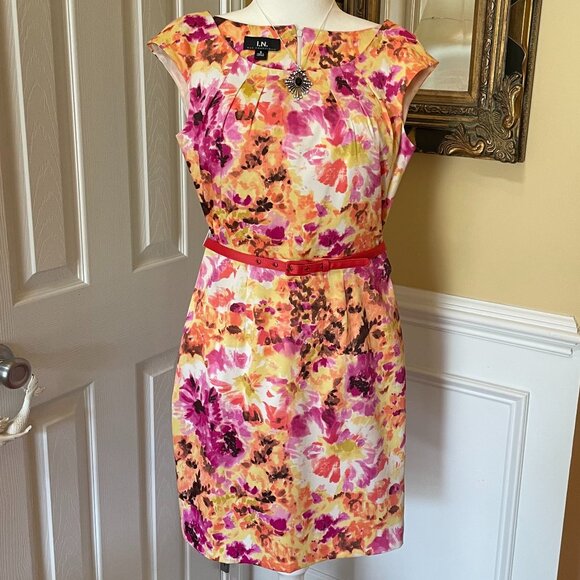 Size 9 Jr sheath dress by I.N. San Francisco. Like New. Bright Colors. Belt Opt. - Picture 6 of 10